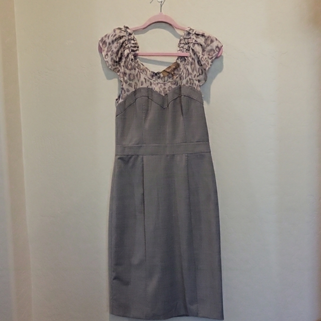 Max Azria Gray Sheer Animal Print Top Cap Sleeve Pin Tuck Shoulders Size Small
